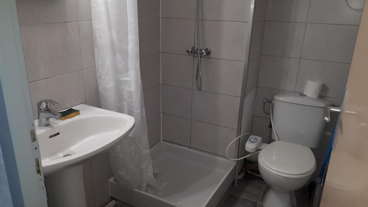 Studio Cabine Avec Jardinet A 30 M De La Plage, Au Calme. Gruissan Kültér fotó